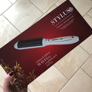 SOLD ❌ FHI Heat® Stylus Thermal Styling Brush